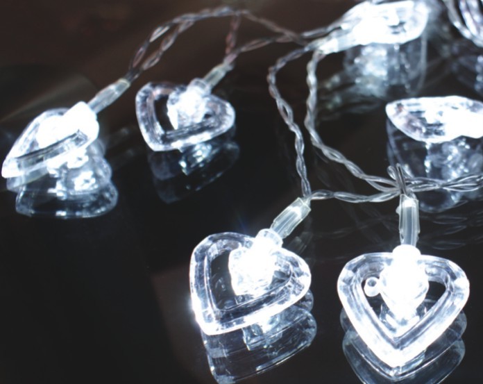 <b>FY-009-A176 LED CHIRITIMAS LIGHT CHAIN WITH HEART DECORATION</b> FY-009-A176 LED CHIRITIMAS LIGHT CHAIN WITH HEART DECORATION - LED String Light with Outfit manufactured in China 